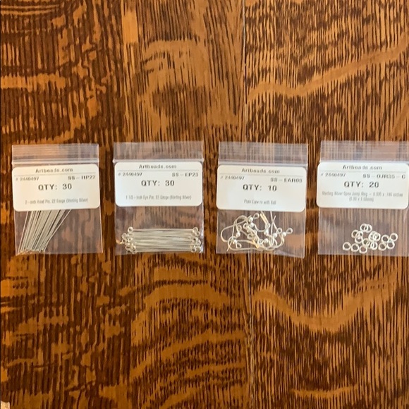 Unopened packages of beads - Picture 2 of 7